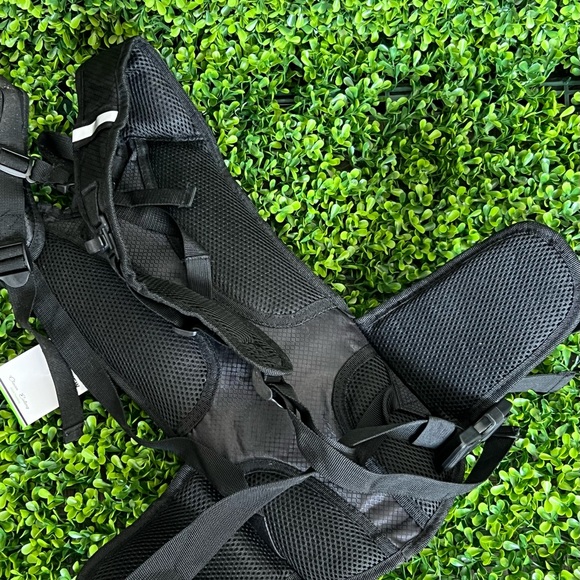 New with tags water backpack - Picture 2 of 8